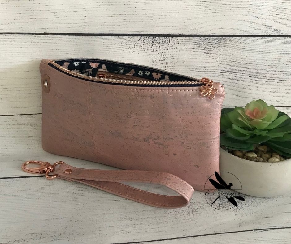 FREE Shazzy Wristlet 2.0 PDF Pattern