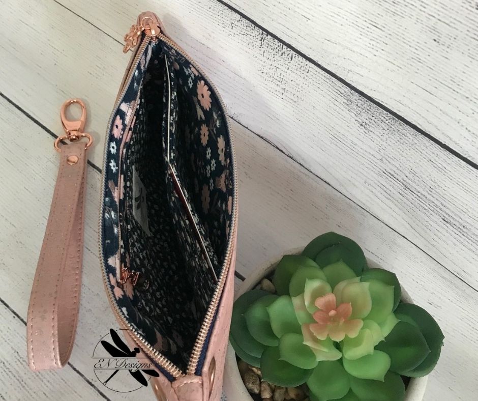 FREE Shazzy Wristlet 2.0 PDF Pattern