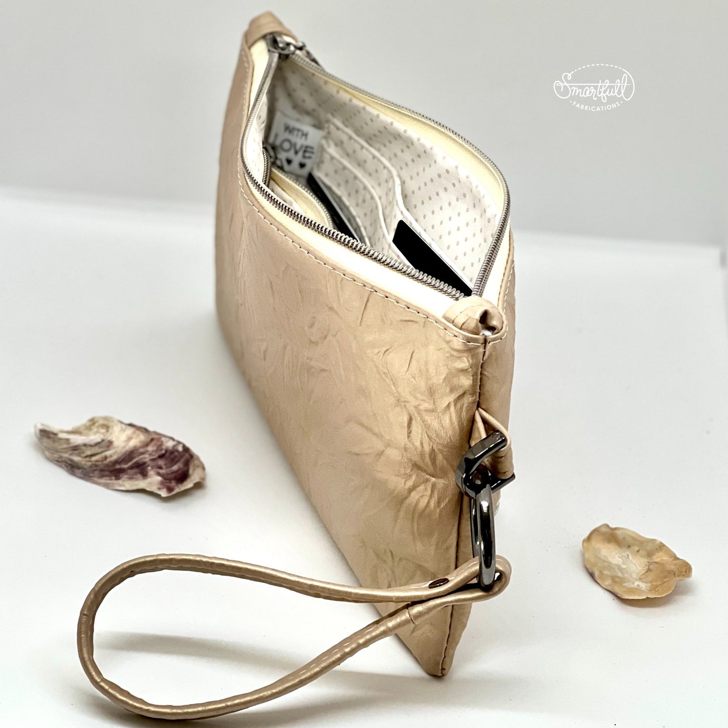FREE Shazzy Wristlet 2.0 PDF Pattern