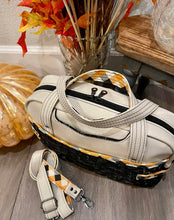 Load image into Gallery viewer, Carlotta Commuter PDF Pattern
