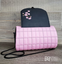 Load image into Gallery viewer, Quilted Hortensia Barrel Bag PDF Pattern
