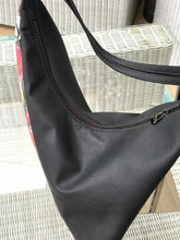 Load image into Gallery viewer, Traudy Triangular Shoulder Bag PDF Pattern
