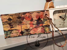 Load image into Gallery viewer, FREE Shazzy Wristlet 2.0 PDF Pattern
