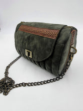 Load image into Gallery viewer, Quilted Hortensia Barrel Bag PDF Pattern
