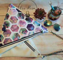 Load image into Gallery viewer, Traudy Triangular Shoulder Bag PDF Pattern
