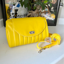 Load image into Gallery viewer, Quilted Hortensia Barrel Bag PDF Pattern
