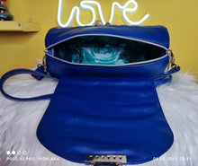 Load image into Gallery viewer, Quilted Hortensia Barrel Bag PDF Pattern
