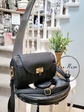 Load image into Gallery viewer, Quilted Hortensia Barrel Bag PDF Pattern
