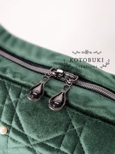 Load image into Gallery viewer, Quilted Alice Shoulder Bag PDF Pattern
