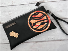 Load image into Gallery viewer, FREE Shazzy Wristlet 2.0 PDF Pattern
