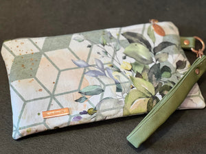 FREE Shazzy Wristlet 2.0 PDF Pattern