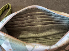 Load image into Gallery viewer, FREE Shazzy Wristlet 2.0 PDF Pattern
