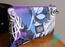 Load image into Gallery viewer, FREE Shazzy Wristlet 2.0 PDF Pattern
