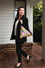 Load image into Gallery viewer, Traudy Triangular Shoulder Bag PDF Pattern
