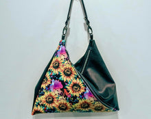 Load image into Gallery viewer, Traudy Triangular Shoulder Bag PDF Pattern
