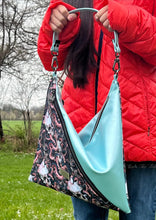 Load image into Gallery viewer, Traudy Triangular Shoulder Bag PDF Pattern

